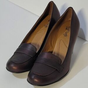 Eüro Soft Burgundy Heels